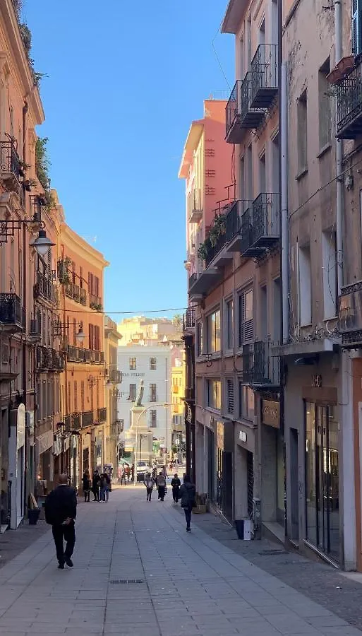 Bed and Breakfast Altrove Cagliari Bed & Breakfast